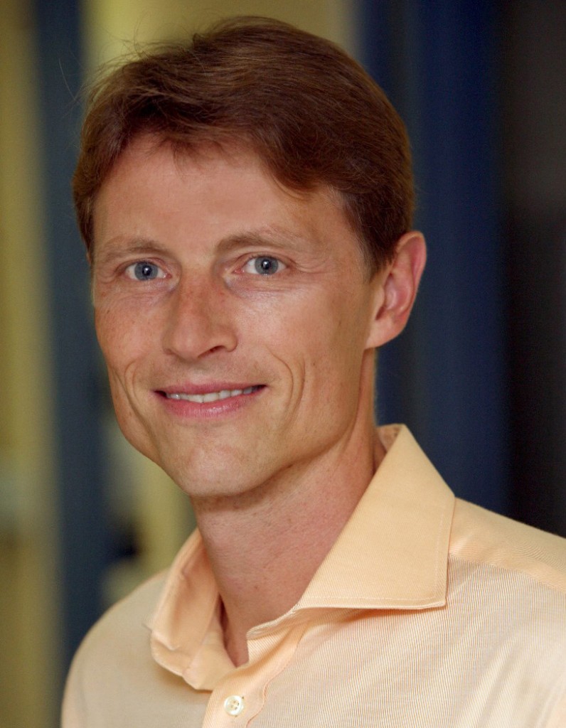 0(SAT 5)-Medicine for the masses - (DAR) Markus Schlaich